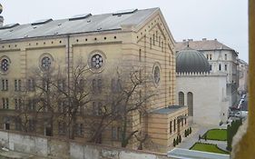 Synagogue View Guest House